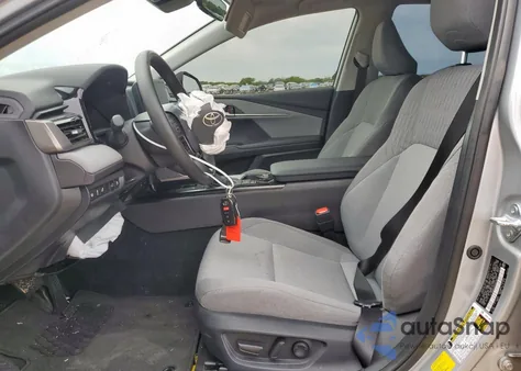 2025 Toyota Camry Xse z USA, uszkodzony, nr VIN 4T1DAACK9SU076311